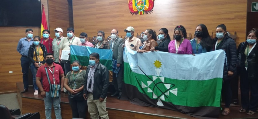 Huacaya recibe la Declaración Constitucional Total del Estatuto Autonómico de la Autonomía Indígena Originario Campesino Guarani Chaqueño de Huacaya.