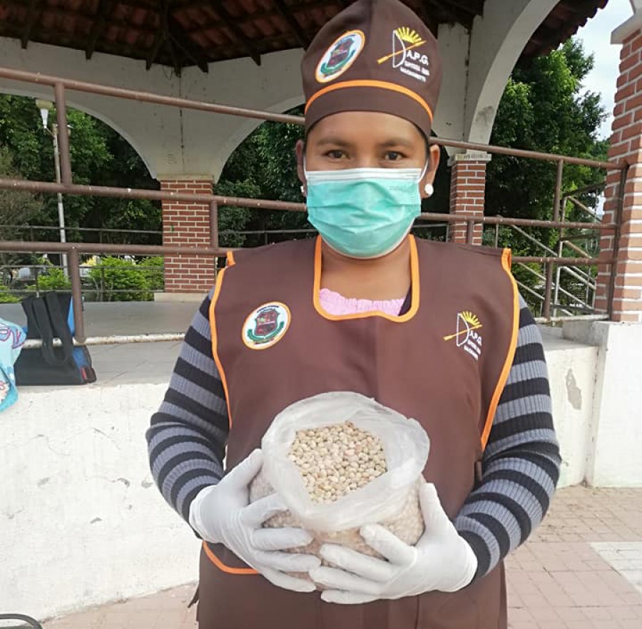 Comunidades guaran&iacute;s retoman actividades en el mercado de Macharet&iacute;